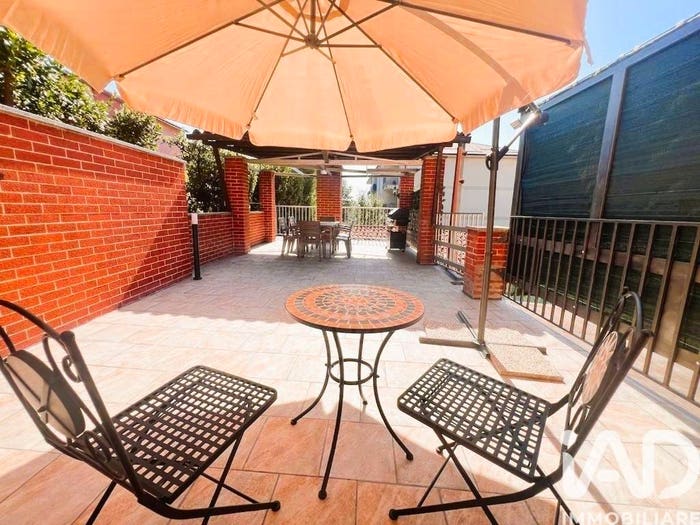 Casa con 6 locali in vendita in Piazza tommaso villa, Centro, Valfenera