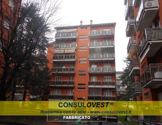 Appartamento trilocale in vendita in Via Oreste Salomone, Viale Ungheria Mecenate, Milano