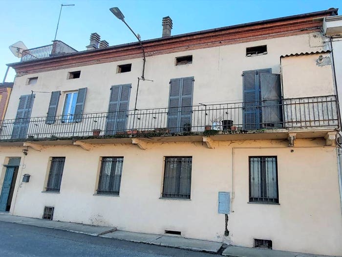 Casa con 6 locali in vendita in Via Tiglione, San Sebastiano, Mongardino