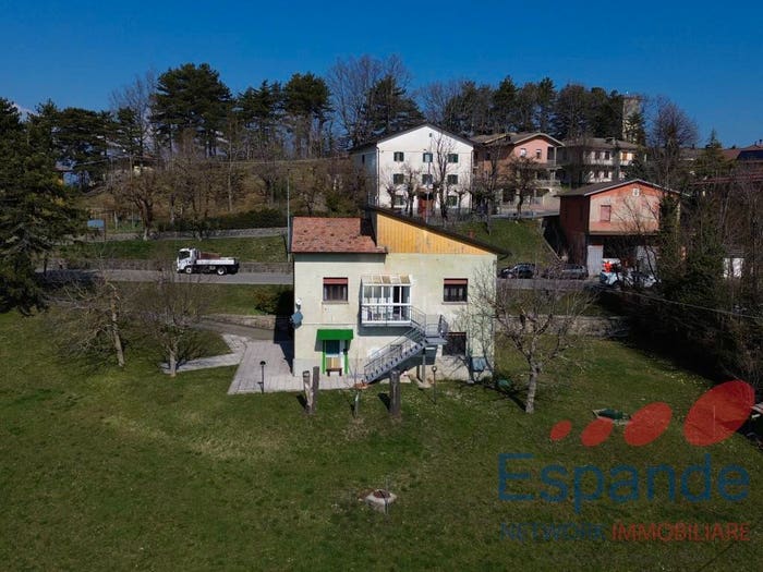 Casa con 6 locali in vendita in Lizzano in Belvedere