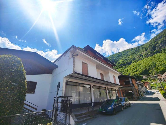 Casa con 6 locali in vendita in Via Tre Cascine, Centro, Omegna