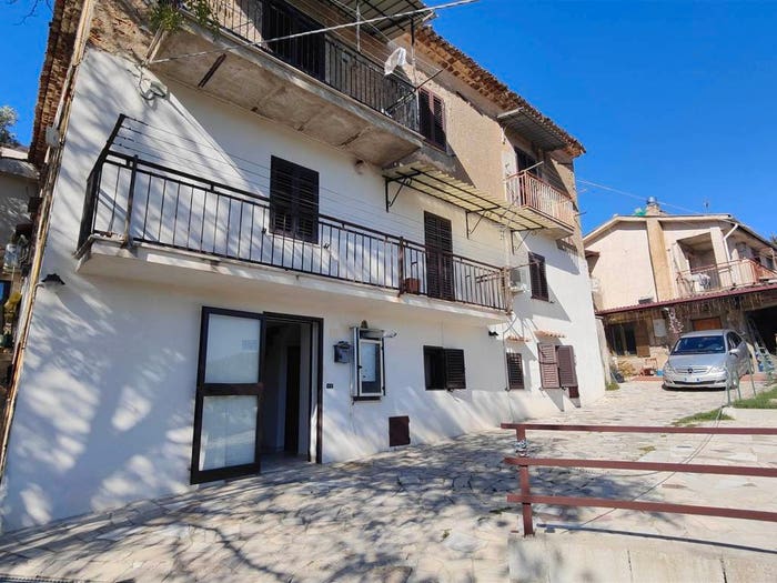 Casa quadrilocale in vendita in zona centro storico, Centro Storico, Cosenza