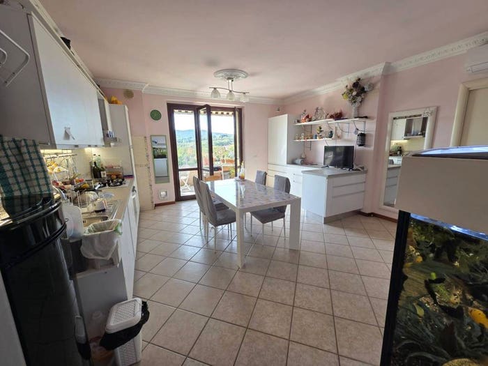 Appartamento quadrilocale in vendita in Via Bagno del Cardinale, Colle Umberto Monte Tezio, Perugia