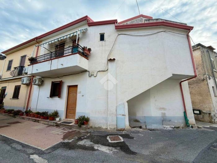 Casa quadrilocale in vendita in Via strasburgo, Centro, Diamante