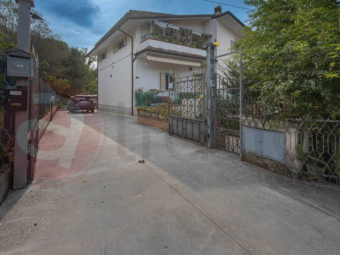 Casa con 6 locali in vendita in Viale Immacolata, Centro, Castrocielo
