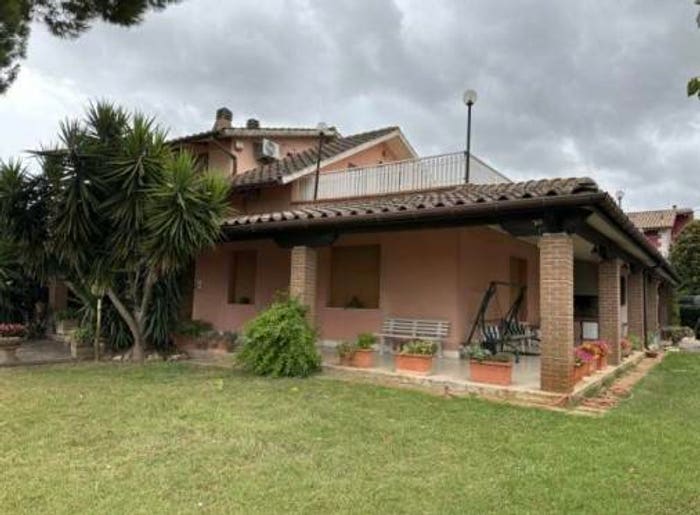 Casa con 6 locali in vendita in Via Giosuè Carducci, Musone, Loreto