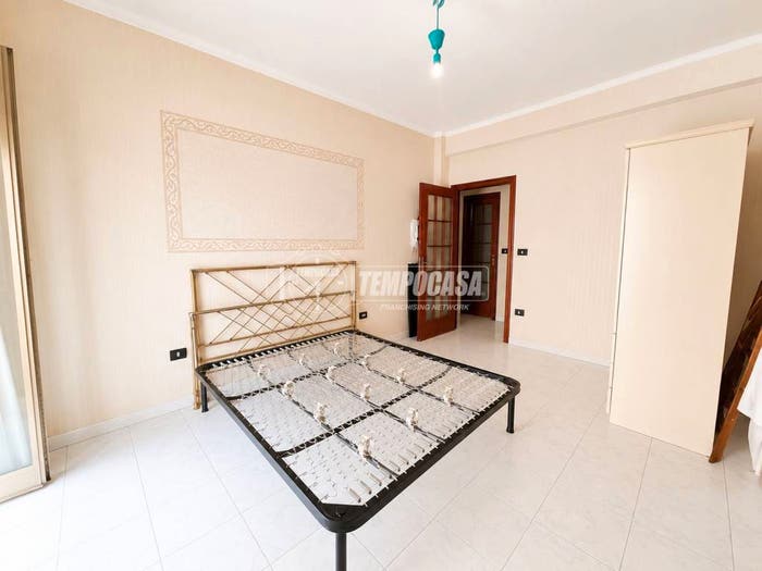 Appartamento trilocale in vendita in Via Raffaele Ruggiero, Agnano, Napoli