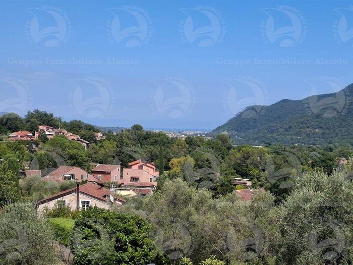 Appartamento con 5 locali in vendita in Via Praglione, Villafranca, Garlenda