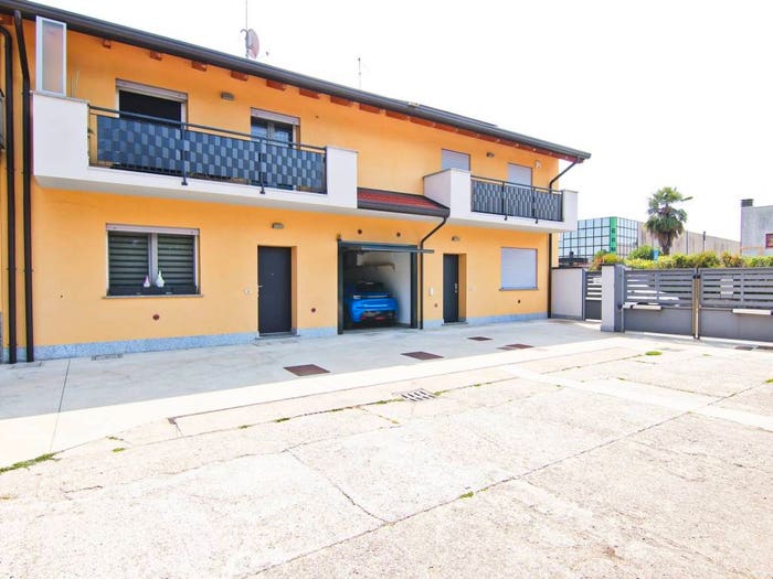Casa trilocale in vendita in Via Alessandro Volta, Cogliate
