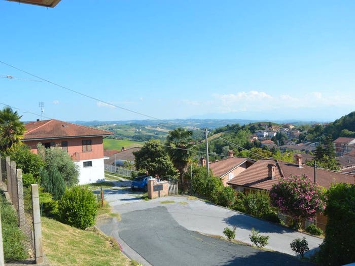 Casa quadrilocale in vendita in Via Maggio, Centro, Monforte d'Alba