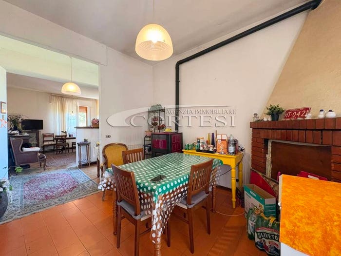 Casa con 6 locali in vendita in Via A De Gasperi, Pergola