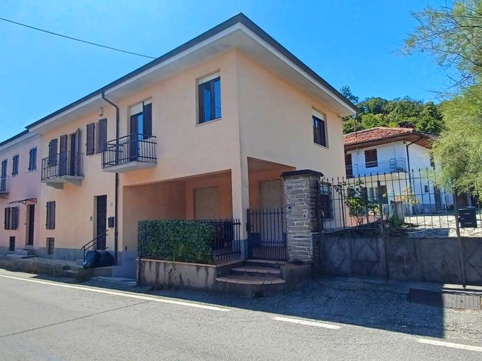 Casa con 6 locali in vendita in Via Guglielmo Marconi, Centro, Valperga