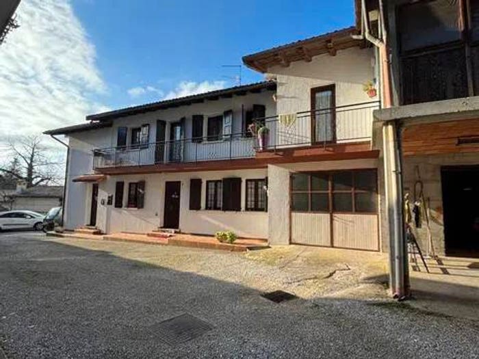 Casa con 6 locali in vendita in Via Russoledo, Maniago