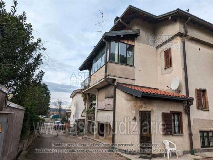 Appartamento con 6 locali in vendita in Via MASACCIO, Venegono Inferiore