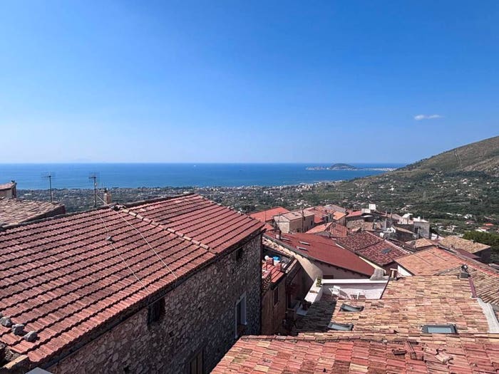 Appartamento quadrilocale in vendita in Via San Luca, Maranola Trivio, Formia