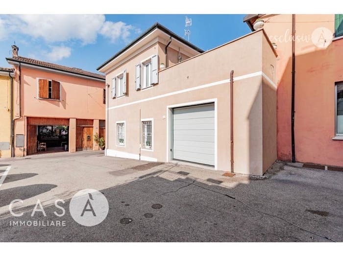 Casa quadrilocale in vendita in Via Don Gaetano Belloni, Centro, Forlimpopoli