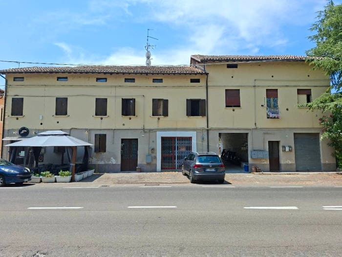 Casa con 6 locali in vendita in Strada Statale per Reggio, Budrio, Correggio