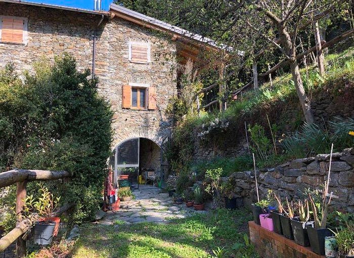 Casa con 6 locali in vendita in Sentiero del Viandante, Dervio