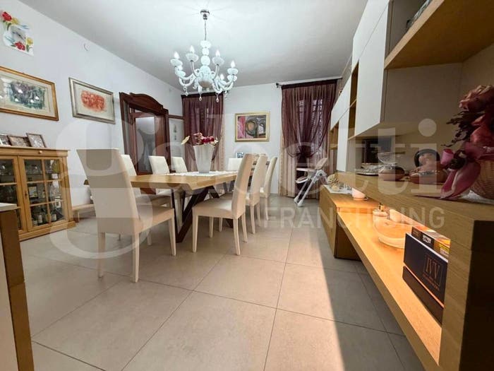 Casa con 6 locali in vendita in ADRIA Via Pietro Pegolini, Centro, Adria