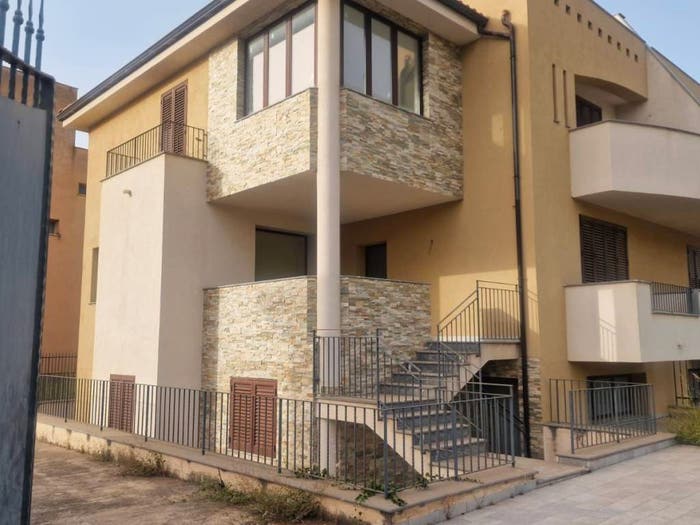 Casa con 6 locali in vendita in Corso Italia, Centro, Carini
