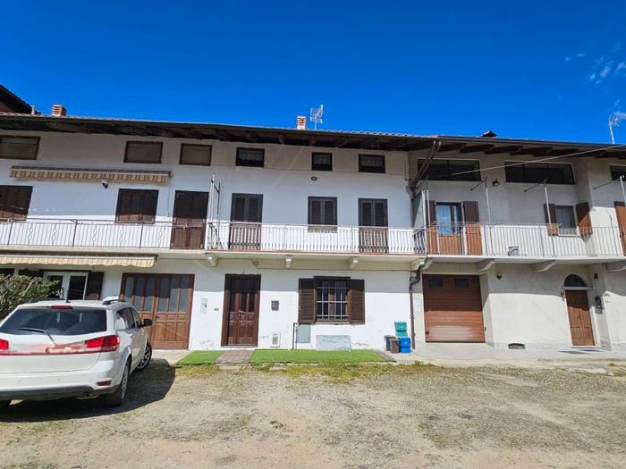 Casa quadrilocale in vendita in Via Cesare Battisti, Centro, Favria
