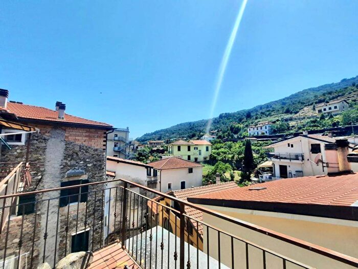Casa bilocale in vendita in centro paese, Dolceacqua