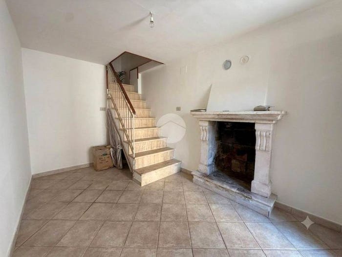 Appartamento trilocale in vendita in Via S Giovenale, Centro, Magliano Sabina