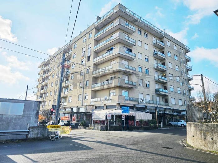 Appartamento quadrilocale in vendita in Via quattro novembre, Centro, Cavaria con Premezzo