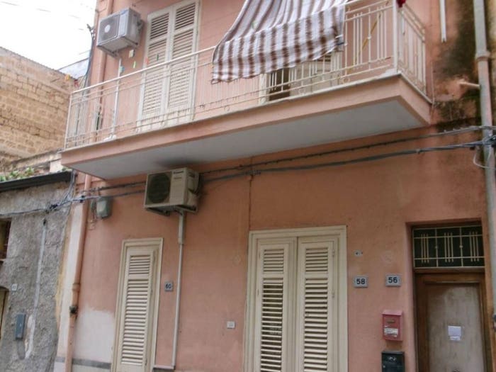 Appartamento trilocale in vendita in Via Castrogiovanni, Centro, Bagheria