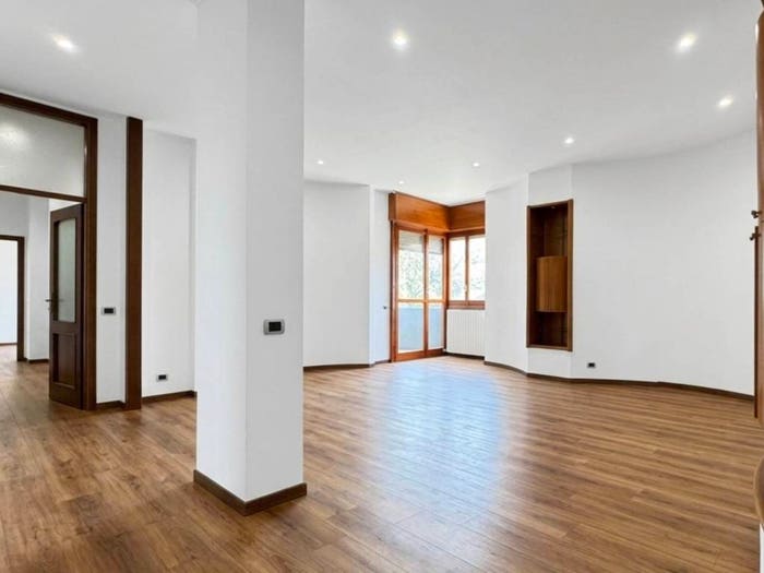 Appartamento quadrilocale in vendita in Via Bruno Pizzagalli, Triante, Monza