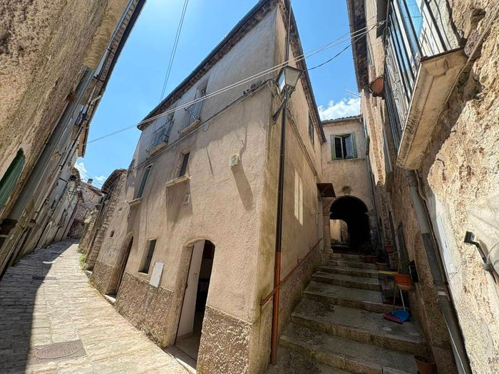 Casa con 6 locali in vendita in Via Terravecchia, Campochiaro
