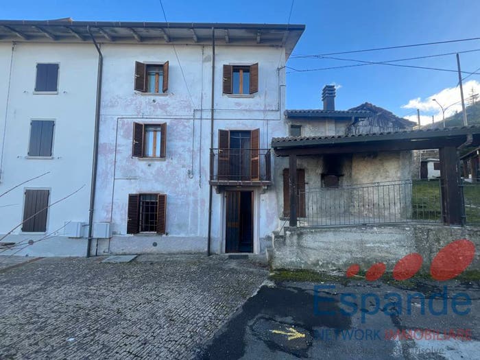 Casa con 5 locali in vendita in Centro, Camugnano