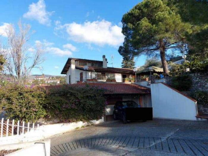 Casa con 6 locali in vendita in Strada Privata Delle Rose Snc, Centro, Diano San Pietro