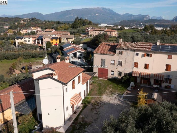 Casa con 6 locali in vendita in Località Pelizzara, Cavaion Veronese