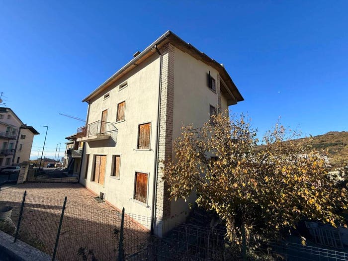Casa con 5 locali in vendita in Via Chiesa di Fane, Fane, Negrar di Valpolicella