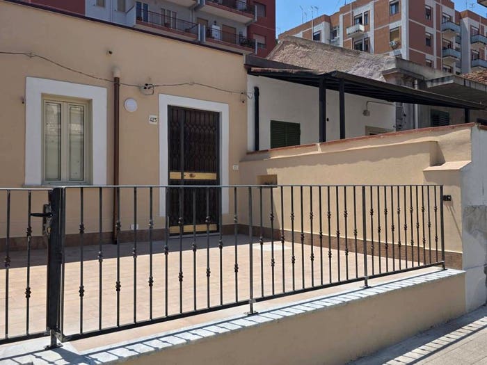 Casa bilocale in vendita in Via Palermo, Giostra, Messina