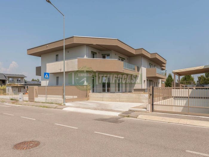 Appartamento quadrilocale in vendita in Via Gioacchino Rossini, Centro, Martinengo