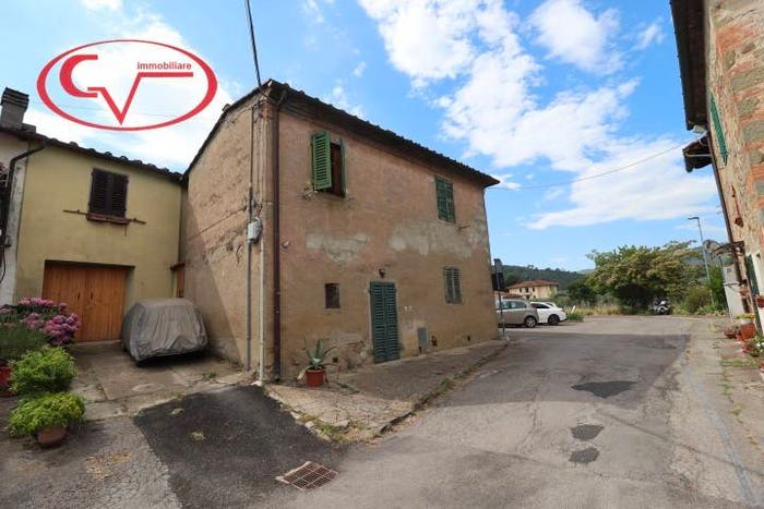 Casa quadrilocale in vendita in Via Giacomo Leopardi, Bucine