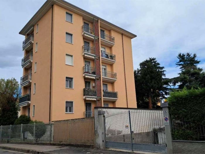 Appartamento quadrilocale in vendita in Via Folletta, Abbiategrasso