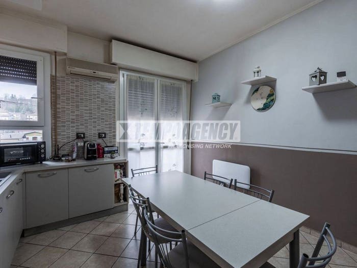 Appartamento trilocale in vendita in Via Giardini, Centro, Pavullo nel Frignano