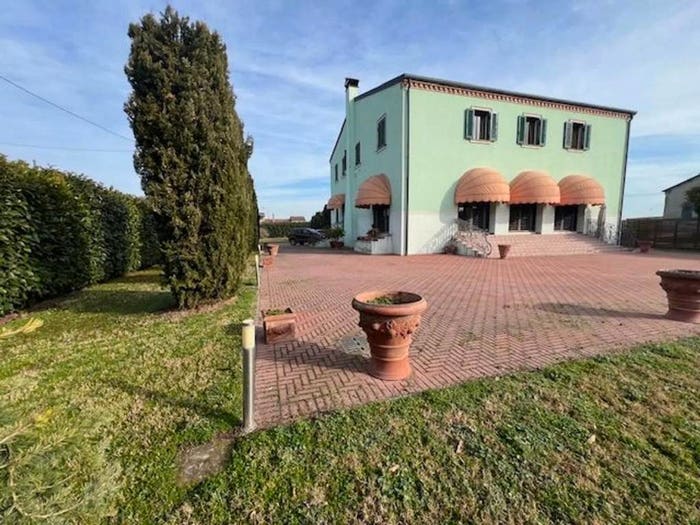 Casa con 6 locali in vendita in Via Giuseppe Mazzini, Chiesa, Frassinelle Polesine