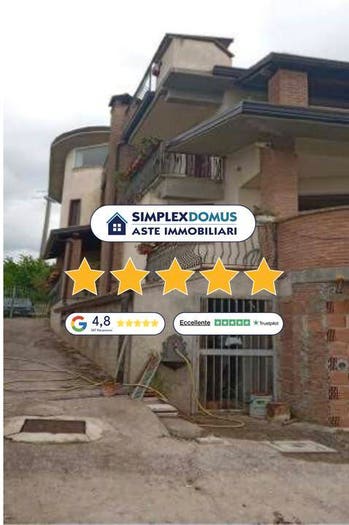 Casa con 6 locali in vendita in strada montagna, Picerno
