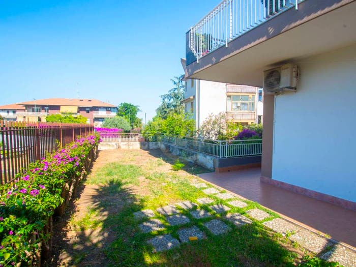 Appartamento trilocale in vendita in Via Elio Vittorini, Cannizzaro, Aci Castello
