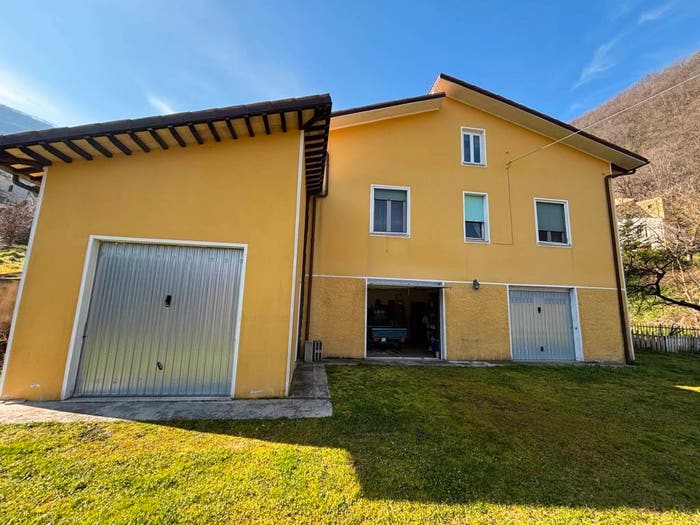 Casa quadrilocale in vendita in Fiuminata