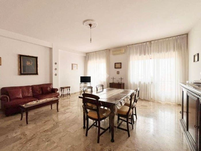 Appartamento con 5 locali in vendita in Via Martiri VI Ott, Centro, Lanciano