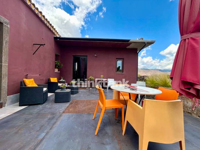 Casa con 5 locali in vendita in Viale Regina Margherita, Passopisciaro, Castiglione di Sicilia