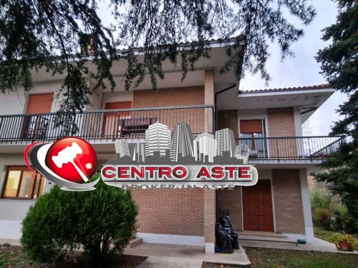 Casa con 6 locali in vendita in Via Valtresca, Fossombrone