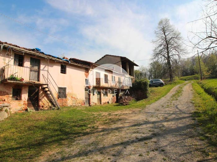Casa con 6 locali in vendita in Via dei Gavi, Vicoforte