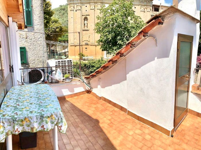 Appartamento bilocale in vendita in Via Vittorio Emanuele II, Moltedo Montegrazie, Imperia