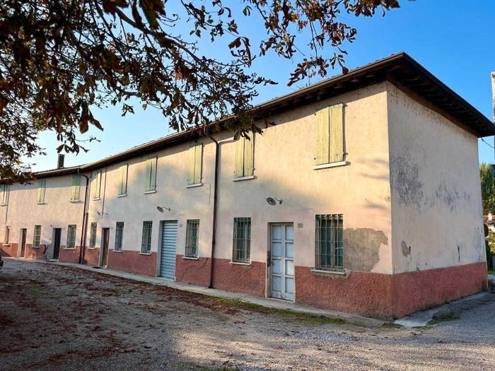 Casa con 6 locali in vendita in Strada Massimbona, Massimbona, Goito